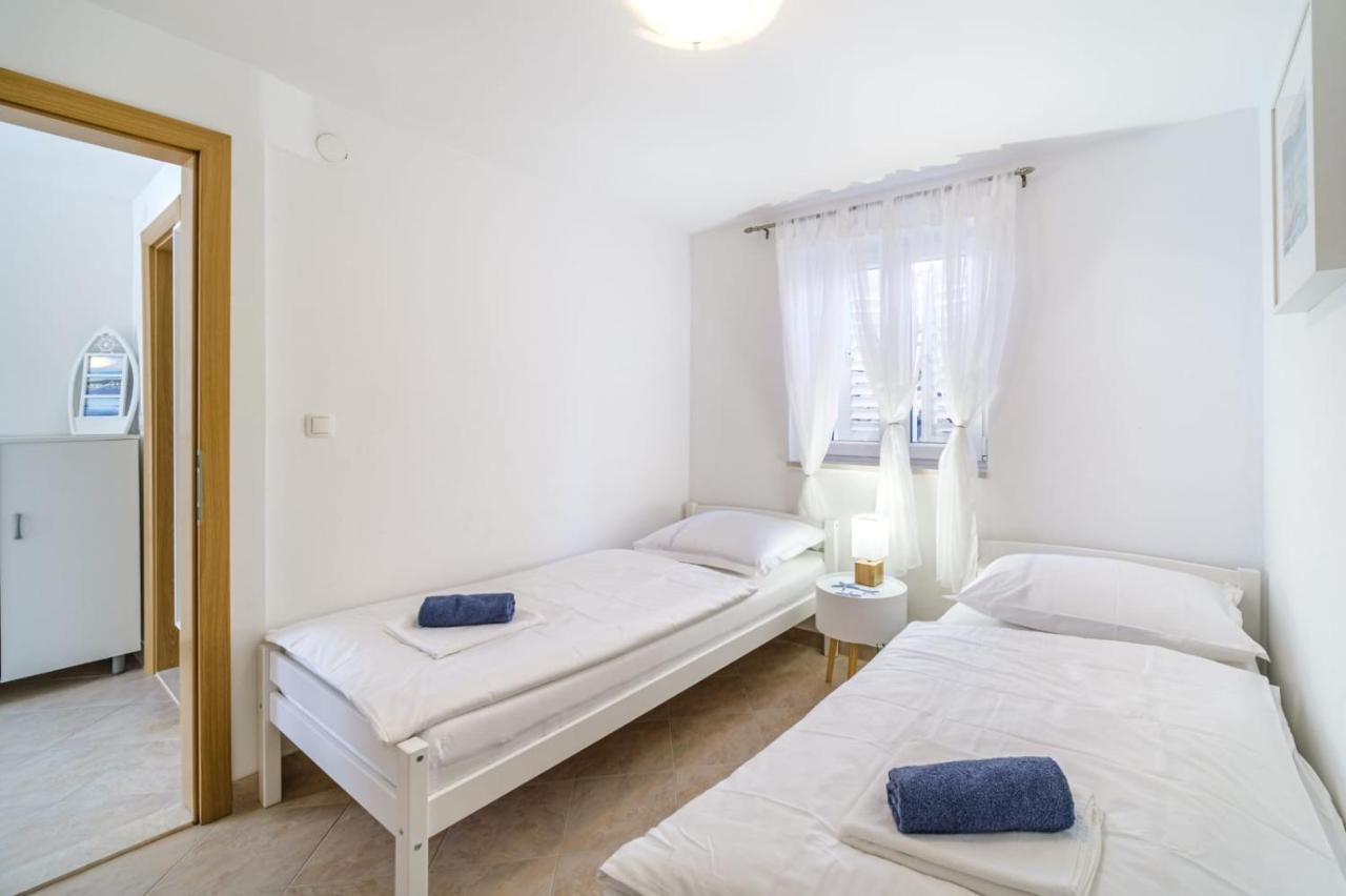 Apartmani P&S Supetar Exterior foto